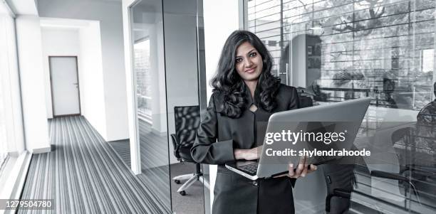 smart office concept - computers and data processing stock pictures, royalty-free photos & images