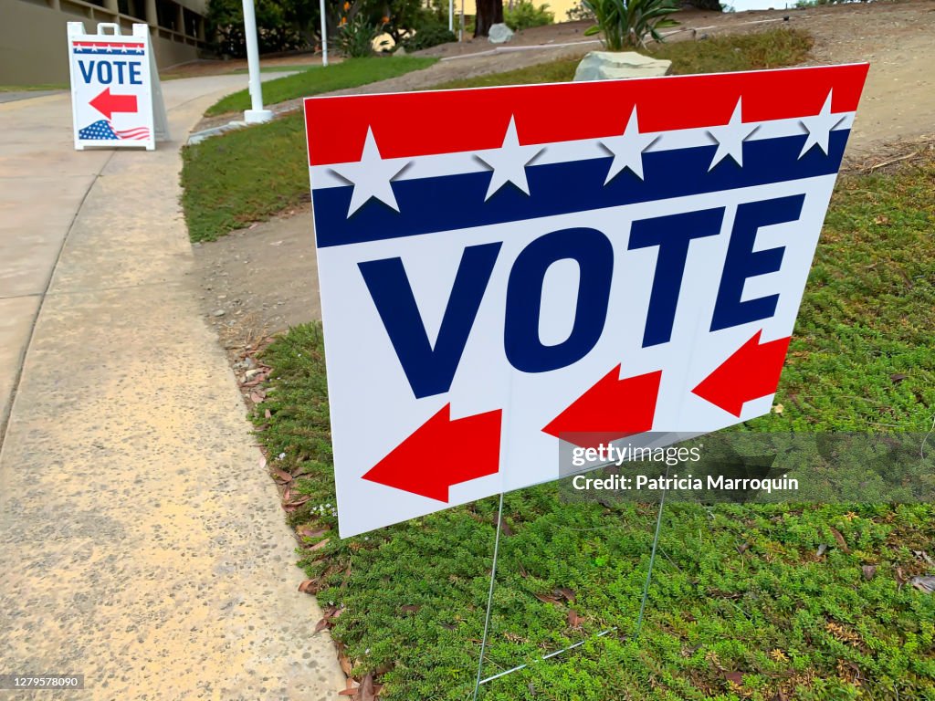 Direction Sign For Election Vote Directional Sign High-Res Stock Photo - Getty Images