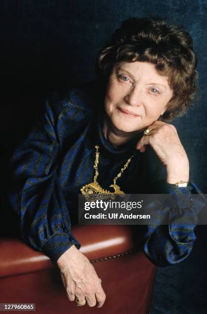 English writer Muriel Spark poses during a portrait session held on March 15, 1987 in Paris, France.