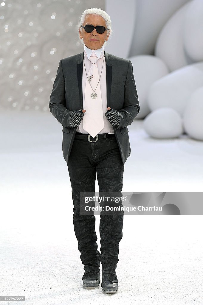 Chanel: Runway - Paris Fashion Week Spring / Summer 2012