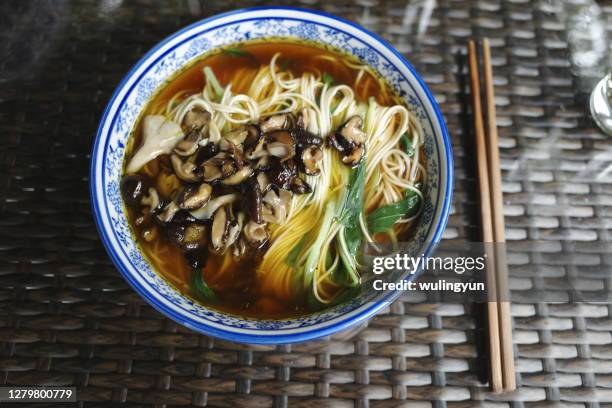 chinese noodles with shi-take mushroom and green vegetable - shiitake mushroom stock pictures, royalty-free photos & images