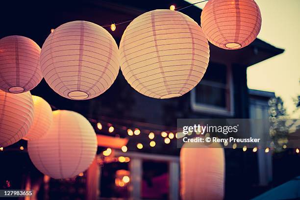 lanterns at night - reny preussker foto e immagini stock