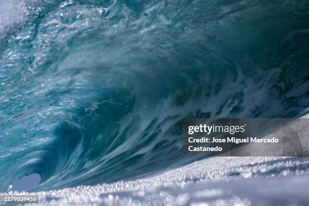 blue swirling barrel - splash wasser stockfoto's en -beelden