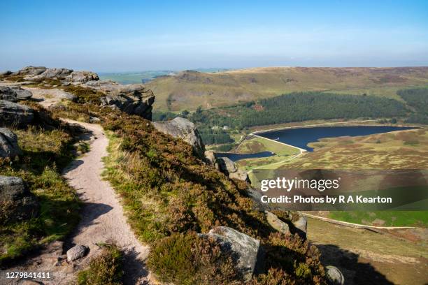 dean rocks, dove stone reservoir, greenfield, greater manchester - peak district national park bildbanksfoton och bilder