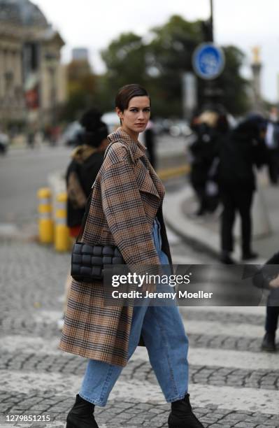 Fashion Week guest seen outside Chanel during Paris Fashion Week - Womenswear Spring Summer 2021 : Day Nine on October 06, 2020 in Paris, France.