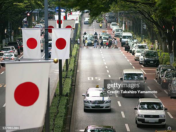 omotesando street - omotesando tokyo stock pictures, royalty-free photos & images