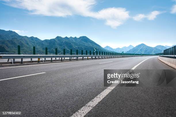 road - thoroughfare stock pictures, royalty-free photos & images