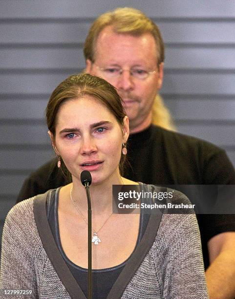 Amanda Knox addresses the media during a press conference on October 4, 2011 in Seattle, Washington. American student Amanda Knox arrived back in...