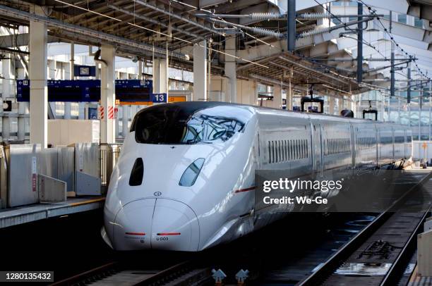 kyushu shinkansen 800 (800 series) - fukuoka prefecture stock pictures, royalty-free photos & images