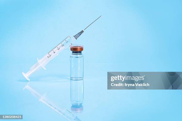 corona virus covid-19 medical vaccine concept. - injecteren stockfoto's en -beelden