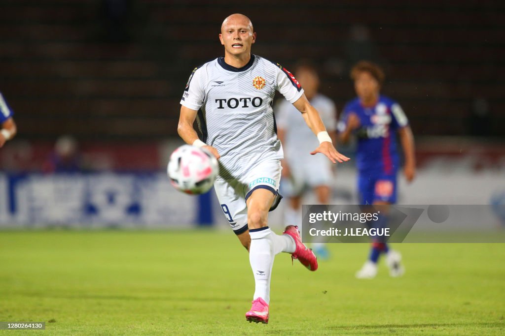 Ventforet Kofu v Giravanz Kitakyushu - J.League Meiji Yasuda J2