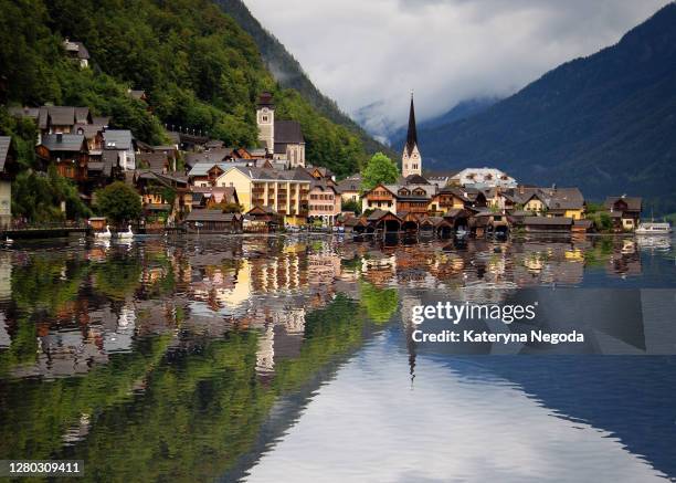 hallstatt, austria - オーストリア文化 ストックフォトと画像