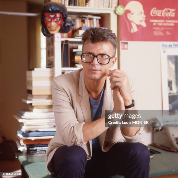 Portrait de l'écrivain franco-russe Edouard Limonov, circa 1990, France.
