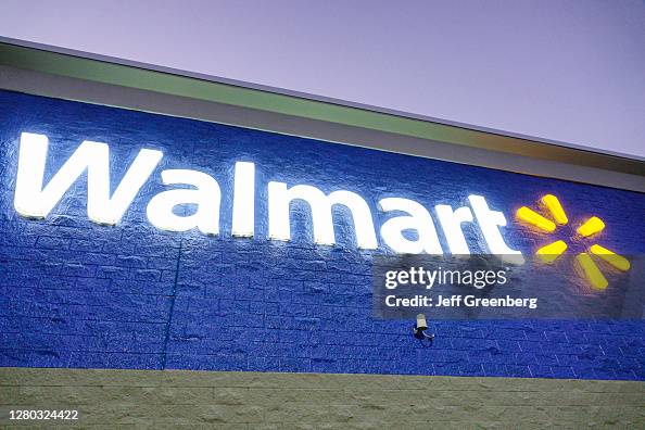 Florida, Spring Hill, Nature Coast Commons, shopping mall, Walmart, logo Florida, Spring Hill, Nature Coast Commons, shopping mall, Walmart, logo