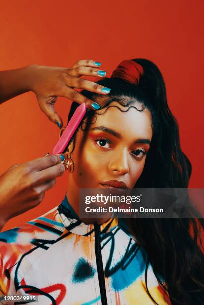 take extra special care of your hair, especially those edges! - bright makeup imagens e fotografias de stock