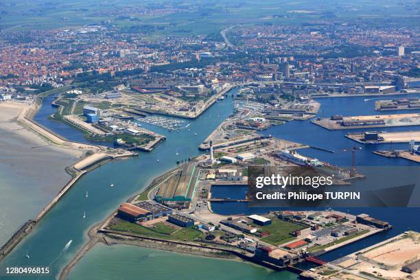 france, nord, dunkirk, the port - dunkerque fotografías e imágenes de stock