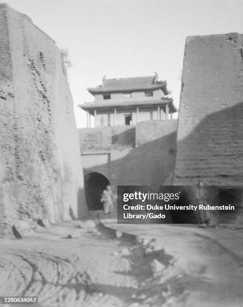 Gate & Tower, China, Ding Xian , Dingzhou Shi , Hebei Sheng , 1931. From the Sidney D. Gamble photographs collection.