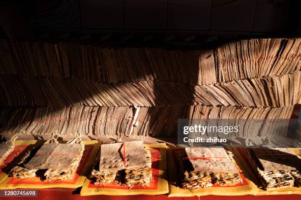 Chinese Ritual Paper 1,453 Chinese Paper Offerings Stock Photos, High-Res Pictures, and ...