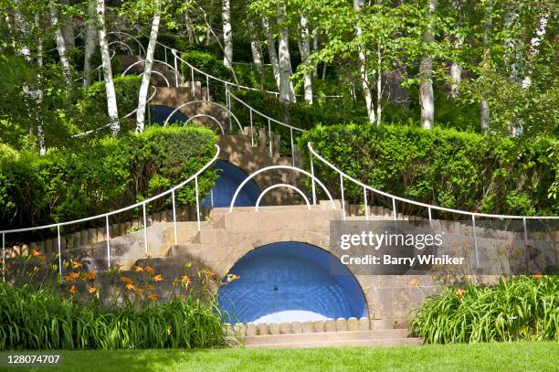 blue steps in the gardens at naumkeag, stockbridge, massachusetts - 1938 stock-fotos und bilder