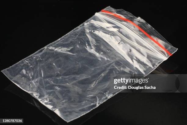 reusable and re-sealable zipper storage bag - hersluitbaar stockfoto's en -beelden