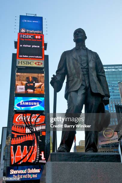 George M 79 George M Cohan Statue Stock Photos, High-Res Pictures, and Images ...