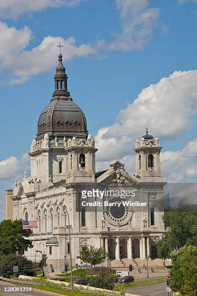 basilica of st. mary, america's first basilica, minneapolis, minnesota, midwest, usa - basilica minneapolis stock pictures, royalty-free photos & images