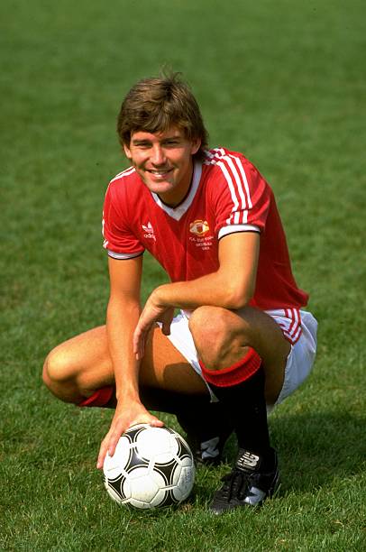 Bryan Robson of Manchester United at Old Trafford in Manchester, England. \ Mandatory Credit: David Cannon /Allsport