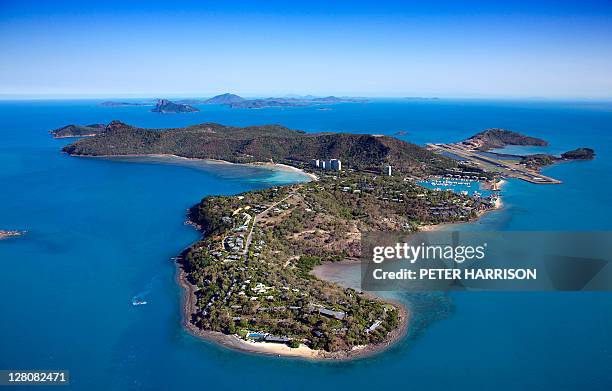 aerial view of hamilton island, whitsundays, queensland, australia - hamilton island stockfoto's en -beelden