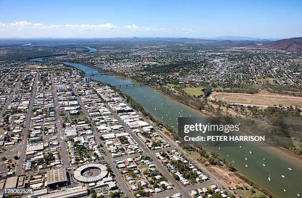 aerial view of rockhampton, queensland, australia - rockhampton fotografías e imágenes de stock