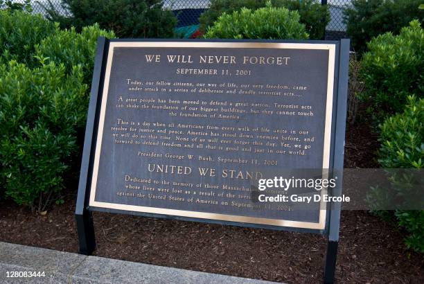 911 memorial, battleship cove, fall river, ma - plaque bildbanksfoton och bilder