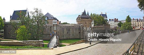 chateau des ducs de bretagne, loire atlantique, nantes, france - nantes stock pictures, royalty-free photos & images