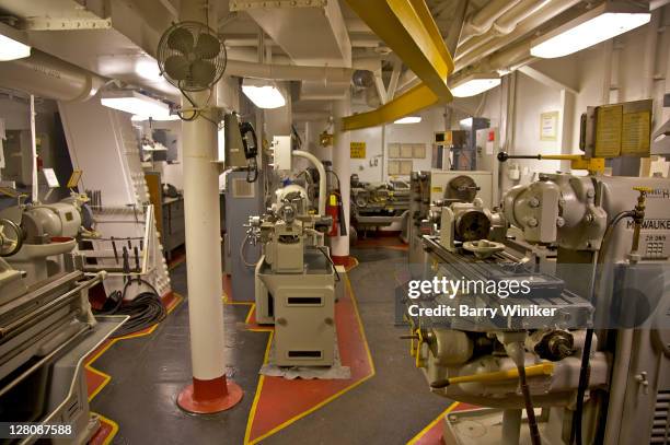 Ship Machine Shop Ship Repair Plant Photos and Premium High Res Pictures - Getty Images