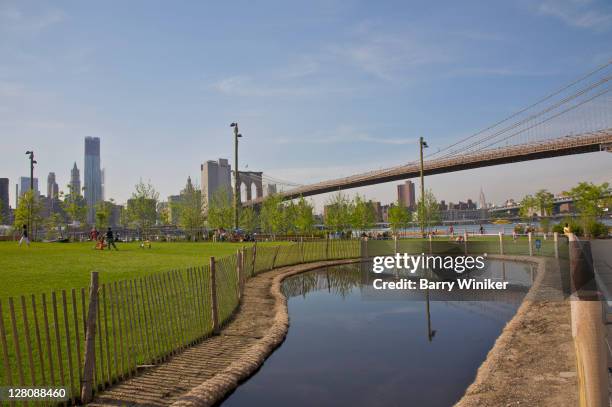 brooklyn bridge park, brooklyn, new york, usa - brooklyn bridge park foto e immagini stock