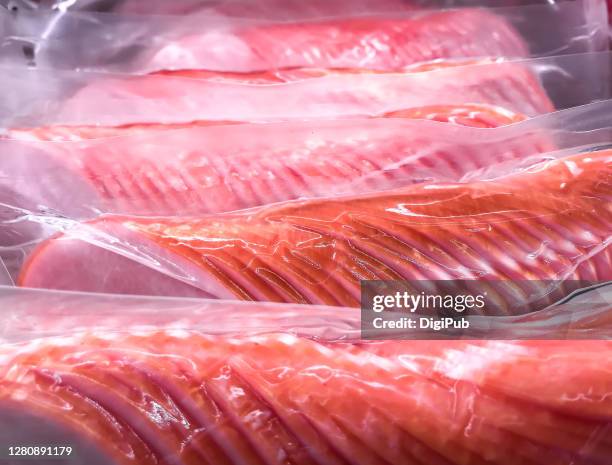 sliced ham in vacuum packages - vacuum packed fotografías e imágenes de stock