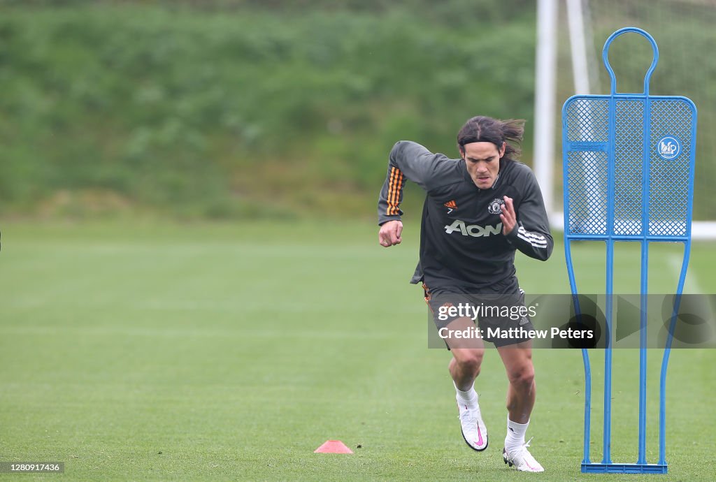 Edinson Cavani Trains at Manchester United