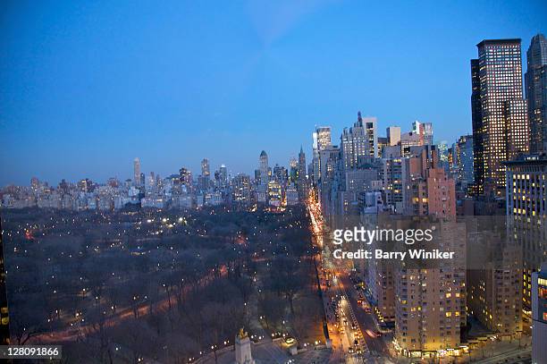 view of central park, central park south, midtown, east side and columbus circle, looking east from mandarin oriental hotel in time warner center, upper west side, new york, ny, usa - time warner center stockfoto's en -beelden