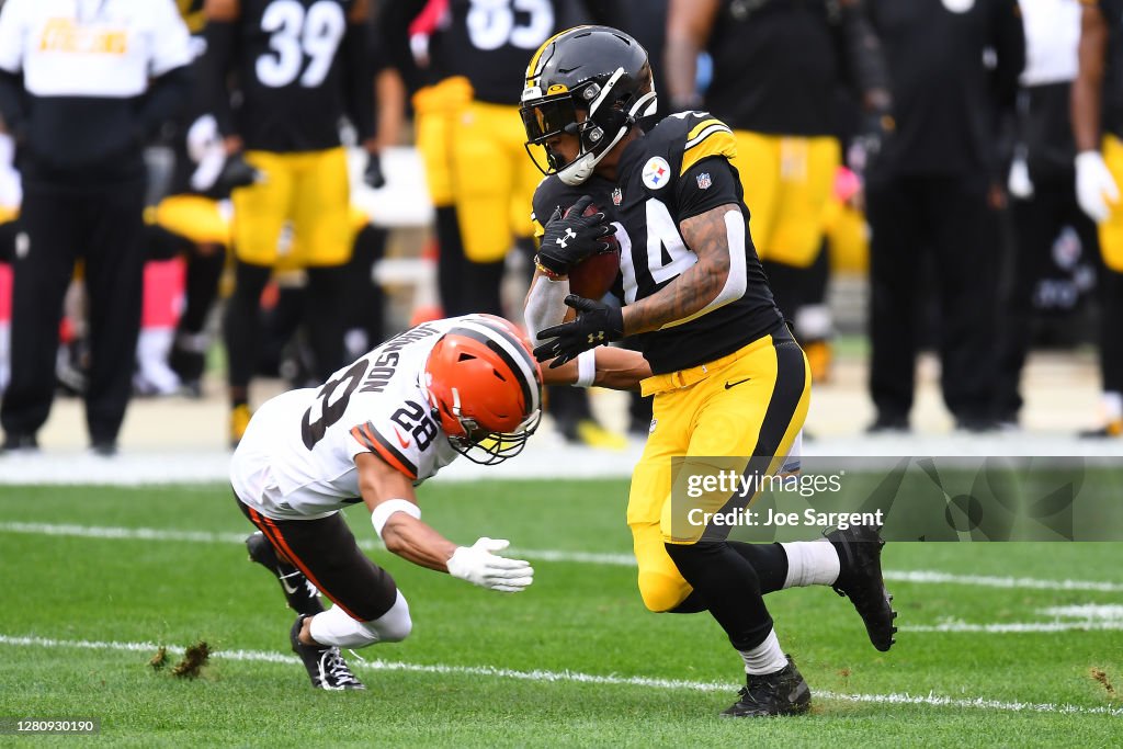 Cleveland Browns v Pittsburgh Steelers