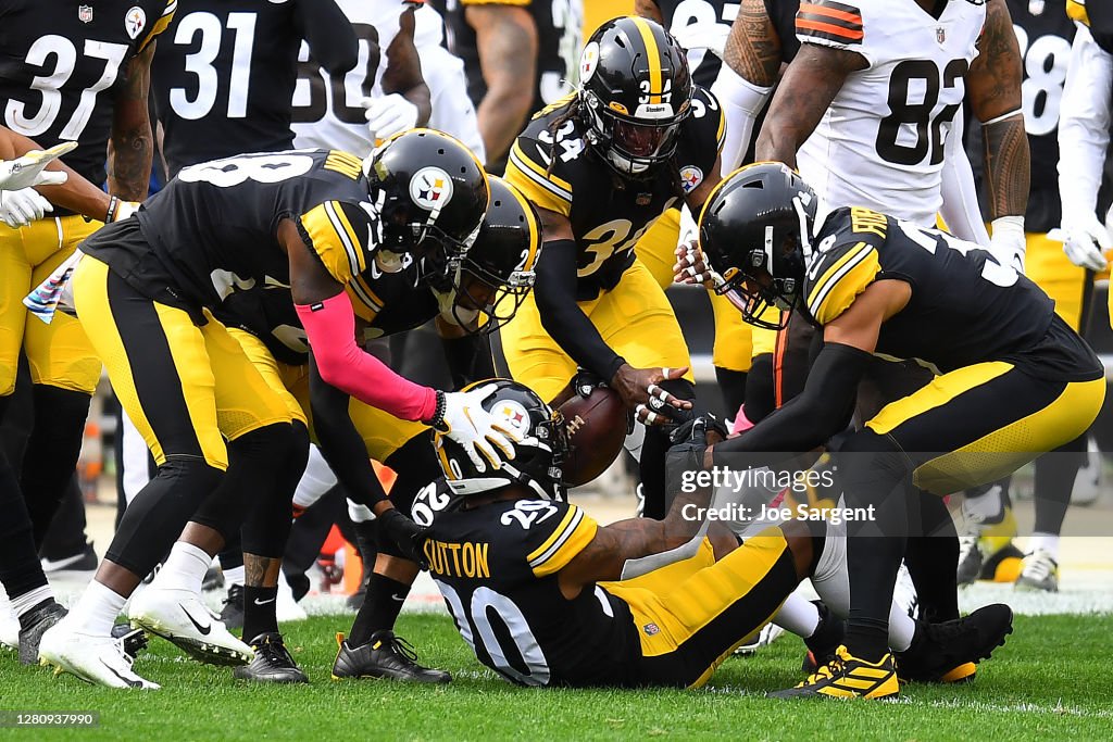 Cleveland Browns v Pittsburgh Steelers