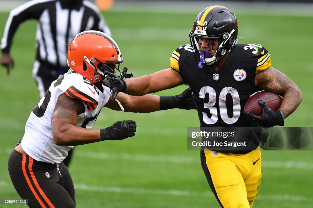 Cleveland Browns v Pittsburgh Steelers