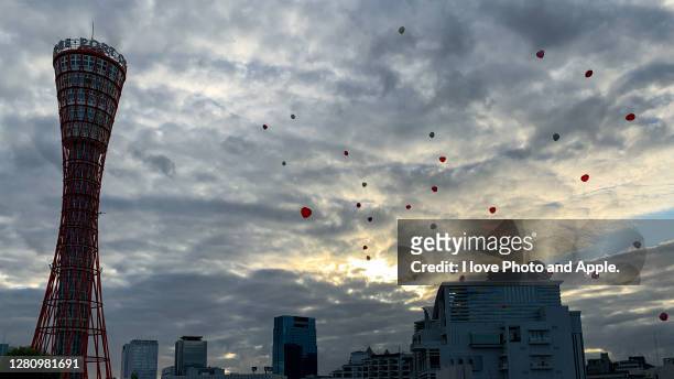 balloon release - 神戸市 個照片及圖片檔