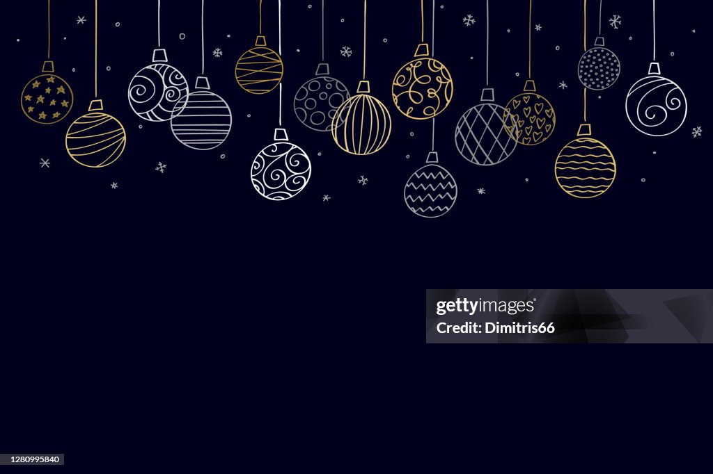 De hand die van Kerstmis kerstballen met lege lege ruimte voor uw bericht wordt getrokken