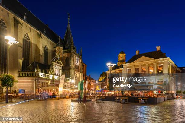 grote markt square in the city center of zwolle at night - zwolle stock pictures, royalty-free photos & images