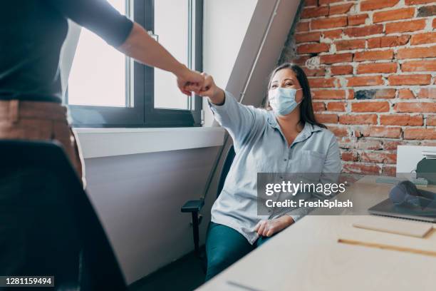 Awkward Greating Awkward Greeting Photos and Premium High Res Pictures - Getty Images