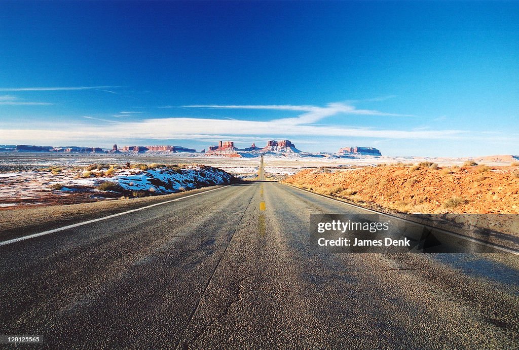 Looking south toward monument valley, hwy 163