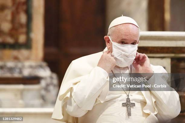Pope With Mask Pope Mask Photos and Premium High Res Pictures - Getty Images