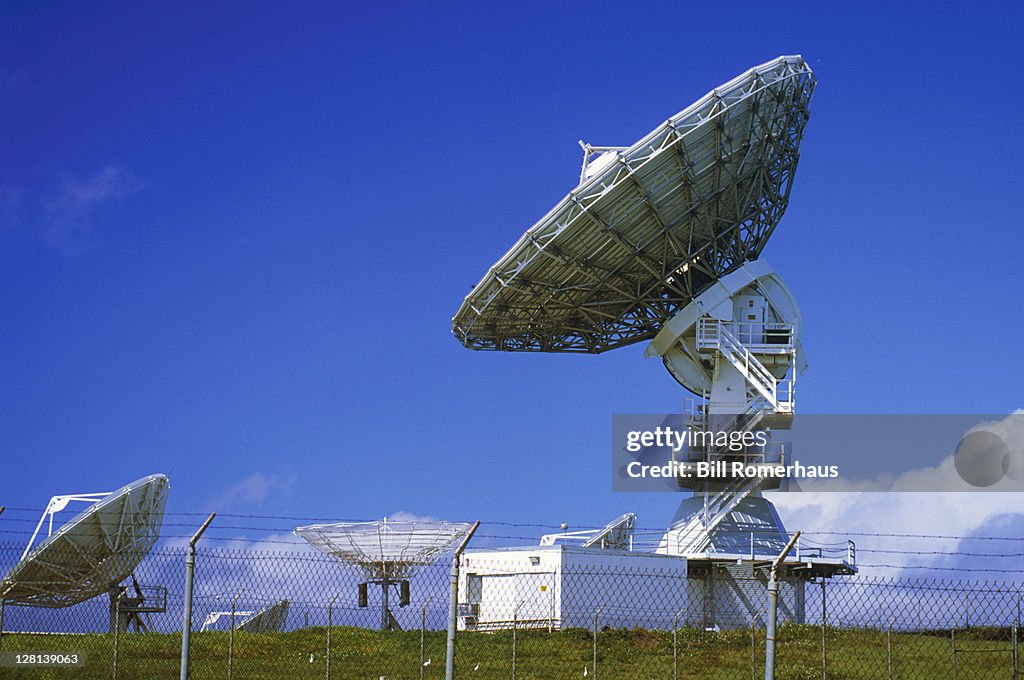 Tracking Antenna, COMSAT, Oahu, HI