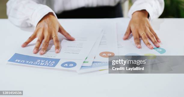 se till att ditt cv sticker ut från resten - cv bildbanksfoton och bilder
