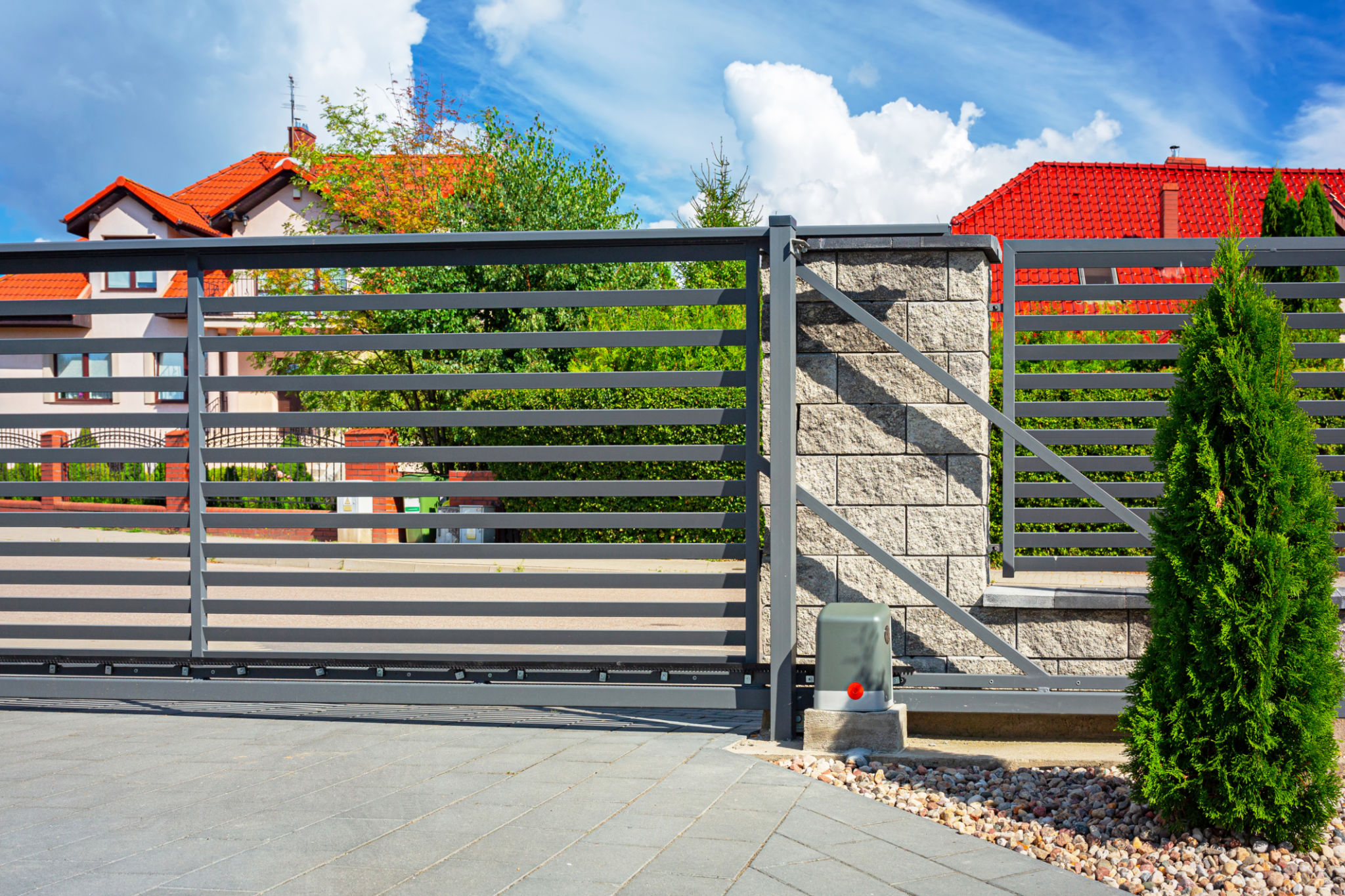 automatic gate feature