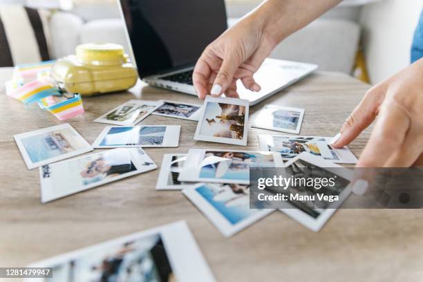 photos of couple on vacation in campervan - stock photo - photographing fotografías e imágenes de stock