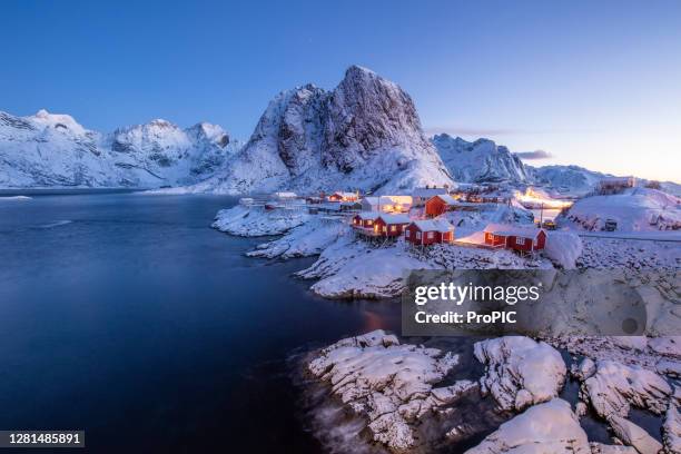 village hamnoy lofoten islands norway. - lofoten en vesterålen stockfoto's en -beelden